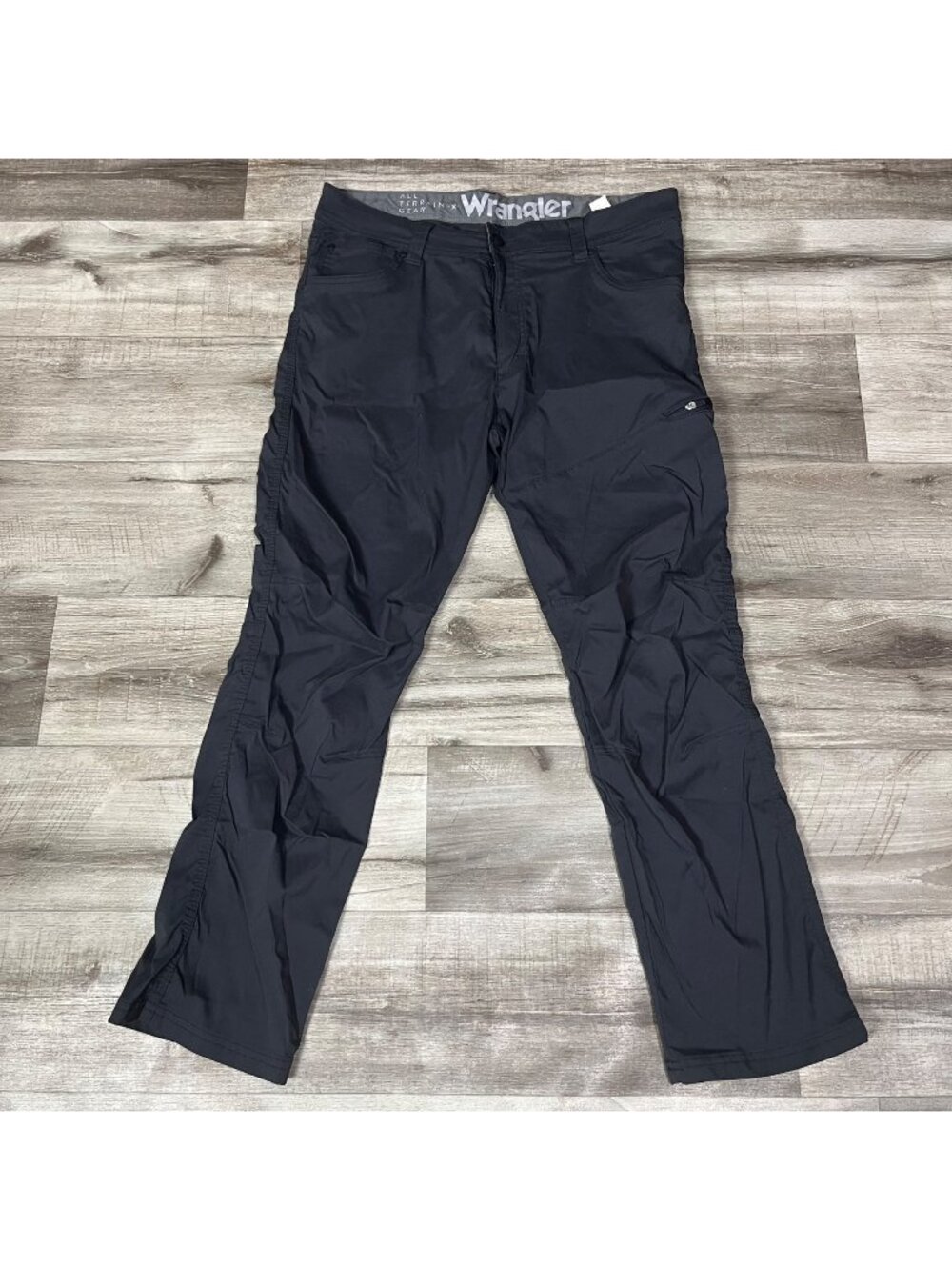 Wrangler Mid Rise All Terrain Gear Slim Straight Leg Pants Gray Men’s Sz 36 x 30